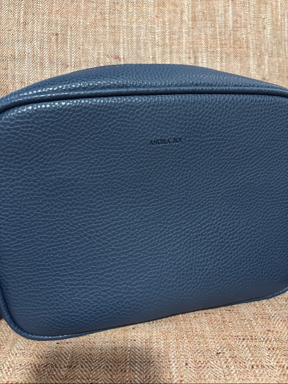 Angela Roi Grace Crossbody with 3 Straps - Picture 4 of 11